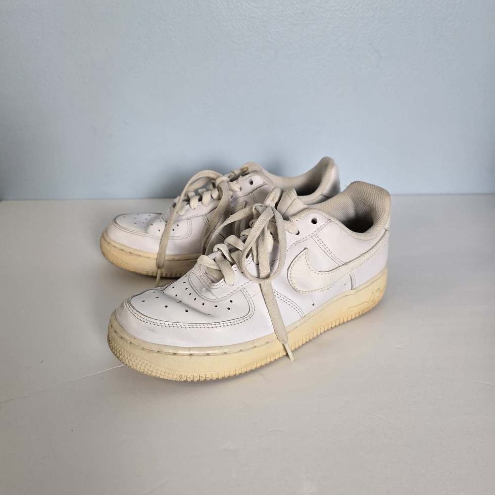 Nike Air Force 1 Low '07 Triple White Women size 8 Sneaker Athletic Trainer